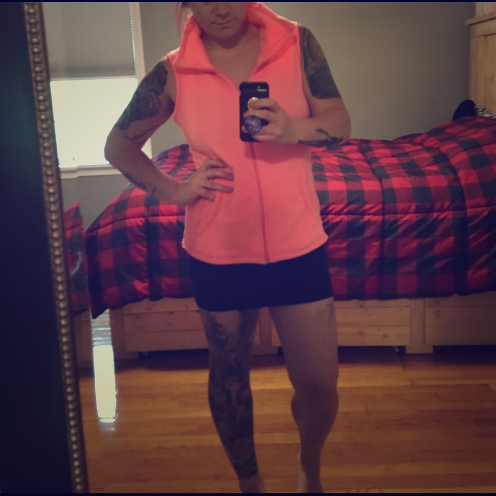 Pink vest - Picture 2 of 6